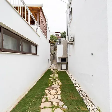 Summer Private With Garden And Private Pool, Within Walking Distance To The Sea In Gumusluk Отель *