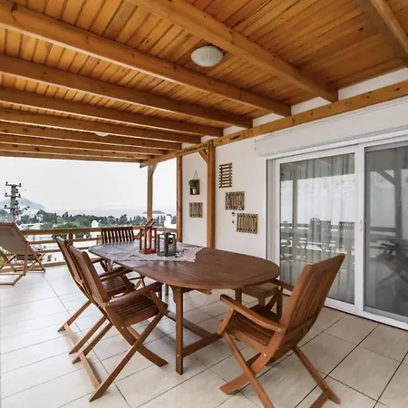 Отель Summer Private With Garden And Private Pool, Within Walking Distance To The Sea In Gumusluk
